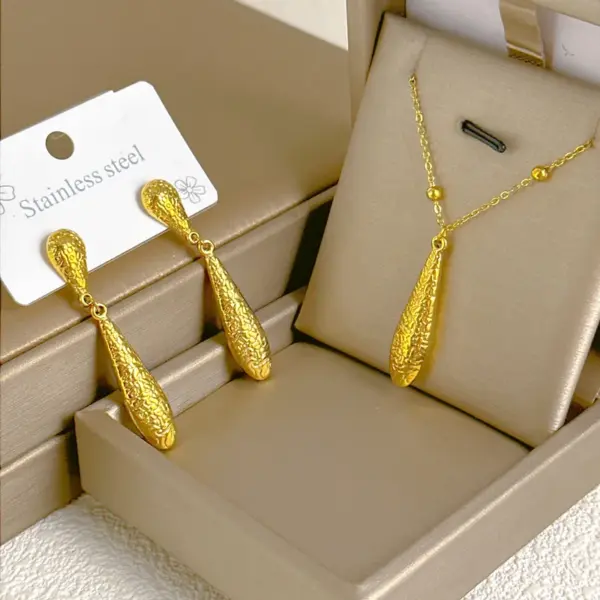304 Stainless Steel Geometric Electroplating Stone-Free Golden Plated Simple Style Classic Style IG Style Earrings Necklace