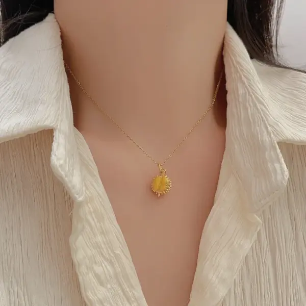Wholesale Vacuum Plating Real Gold Plated Heart Shape Fish Tail 304 Stainless Steel Simple Style Waterproof Non Tarnish 304 Stainless Steel Necklace