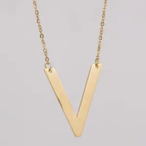 Golden V [with Chain]]