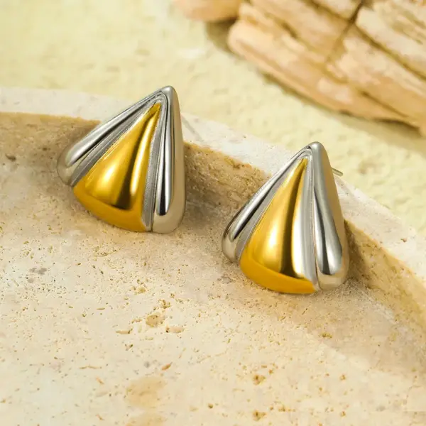 Wholesale Simplified Geometry Triangle Stainless Steel Earrings Fashionable Elegant Ladies Jewelry Graduation Gift Metal Style Unisex