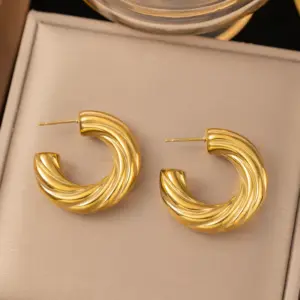 9 [Ag121] Twist C- Shaped Earrings / Gold