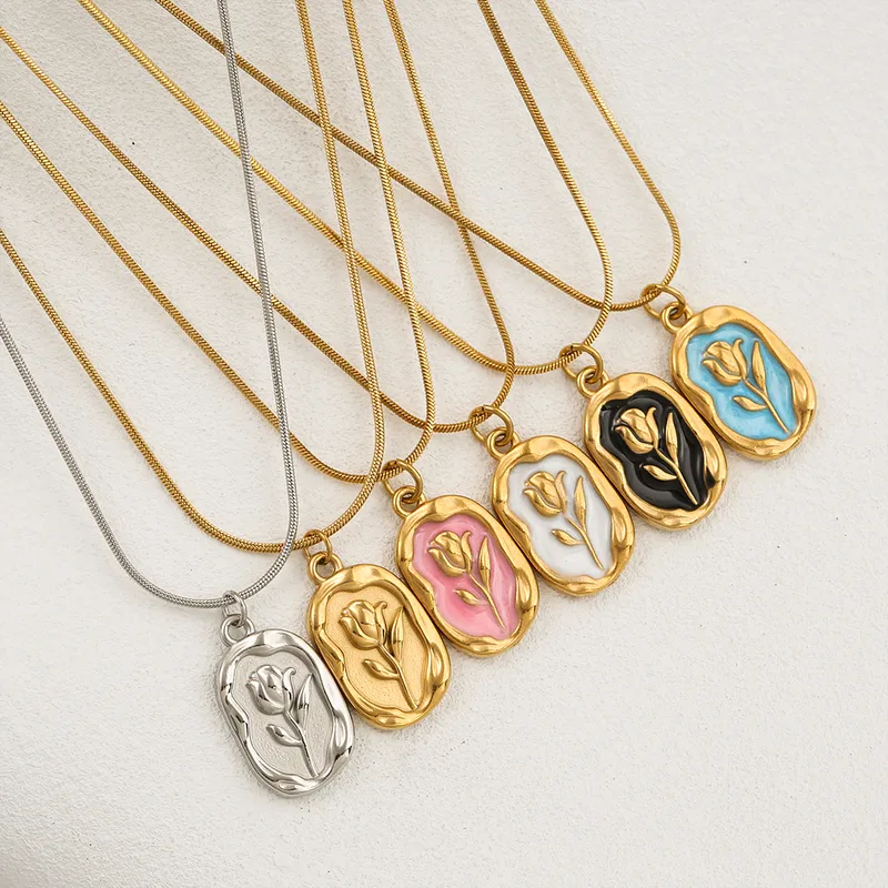 Wholesale Ion Plating (IP) Rose Flower 304 Stainless Steel Cute Waterproof Non Tarnish 304 Stainless Steel Pendant Necklace