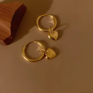 E0292-Little Heart-Earrings- Gold