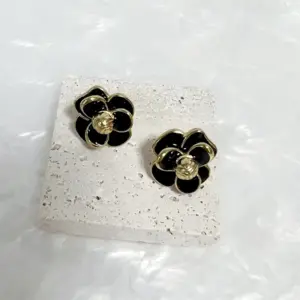 Black / One Size