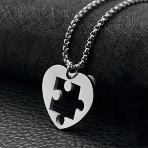 Outer Heart Pendant Pearl Chain