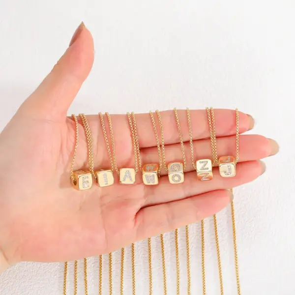 Wholesale Hot Sale Copper Set Zircon Plated 18K Real Gold Dice Pendant Personalized Small Cube 26 English Letter Necklace