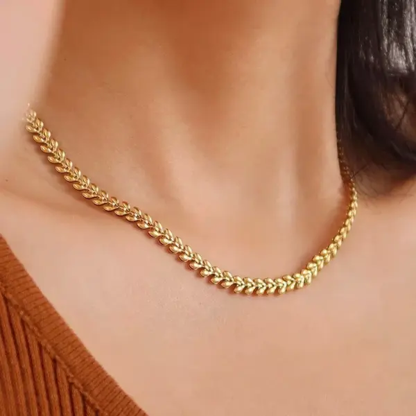 Wholesale Elegant Gold Titanium Steel Wheat Ear Heart Shaped Necklace For Women Non Fading Luxury Geometry Pattern Choker Necklace