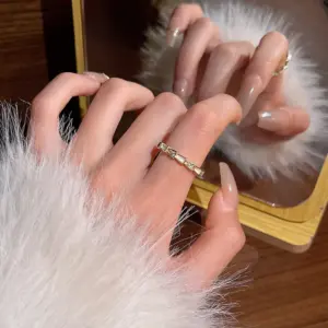 J882 Gold / Adjustable opening