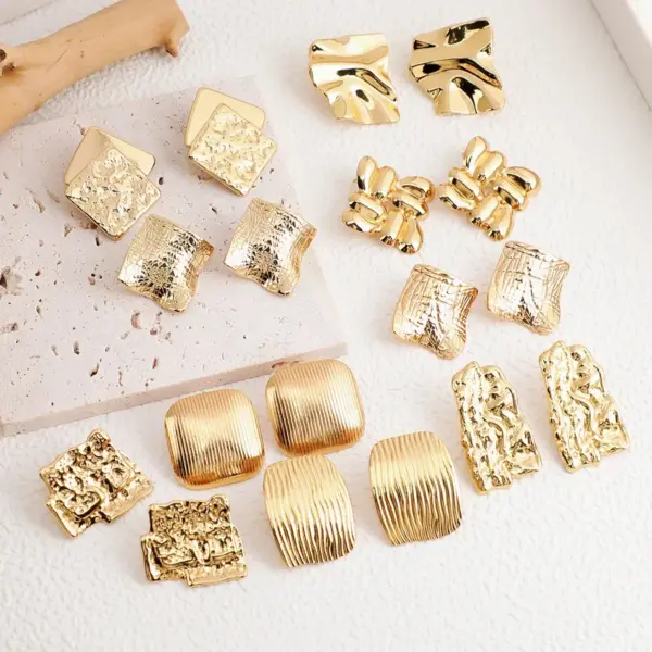 Wholesale 1 Pair Vintage Style Luxurious Classic Style Geometric 304 Stainless Steel Ear Studs