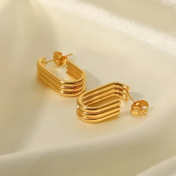 Wholesale PVD Coated Real Gold Plated U Shape 316 Stainless Steel Fashion Waterproof Non Tarnish Ear Studs