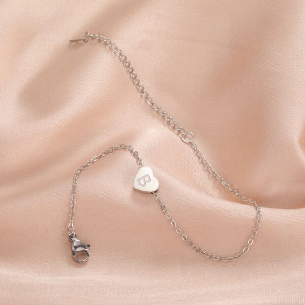 Wholesale Europe and the United States cross-border fashion stainless steel bracelet 26 English letters with heart-shaped pendant female titanium steel jewelry