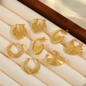 Wholesale 1 Pair Basic Simple Style Heart Shape Plating 304 Stainless Steel 18K Gold Plated Earrings