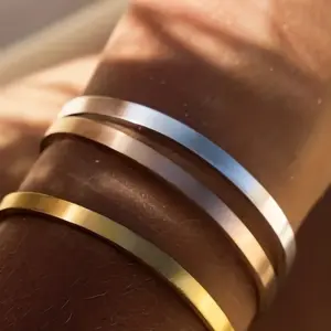 304 Stainless Steel Solid Color PVD Coated 18K Real Gold Plated Vacation Classic Style Waterproof Non Tarnish Plating Bangle