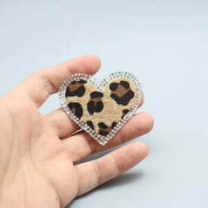 A1532 big love diamond leopard print (1 adhesive style)