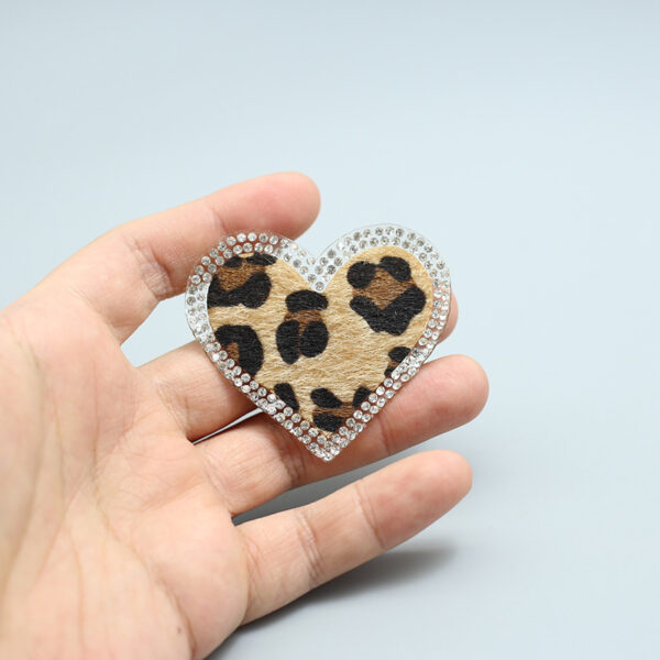 Wholesale Love Leopard Rhinestone Patch Cloth Sticker Adhesive illing Heart-shaped DIY Clothing Bag Shoes and Socks Repair Decoration awing