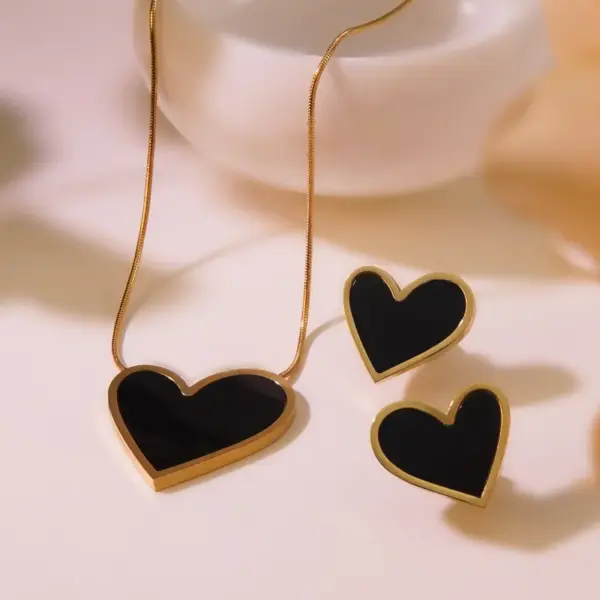 Wholesale 304 Stainless Steel Plastic Heart Shape Ion Plating (IP) Acrylic 18K Gold Plated Elegant Sweet Waterproof Non Tarnish Inlay White Gold Black Earrings Necklace Jewelry Set