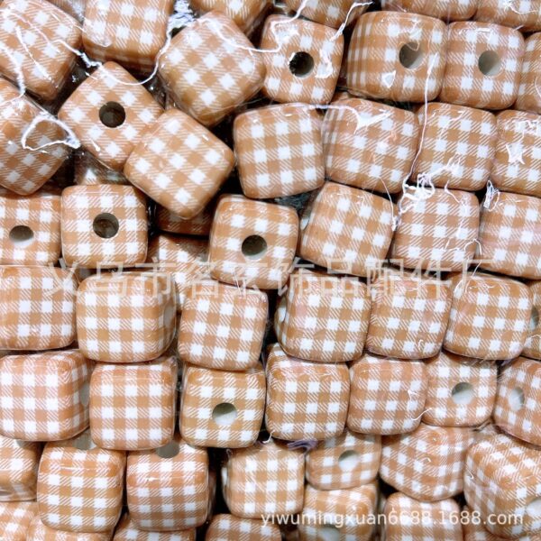 Wholesale Printed plaid square Hong Kong style vertical beaded