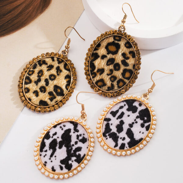 Wholesale Cross-border European and American Leopard Sequin Leather Earrings Vintage Alloy Diamond Pearl Oval High-end Earrings Earrings for Women