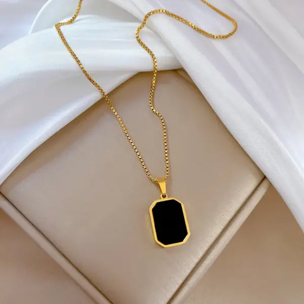 Wholesale PVD Coated Real Gold Plated Square Titanium Steel Simple Style Waterproof Non Tarnish Titanium Steel Pendant Necklace