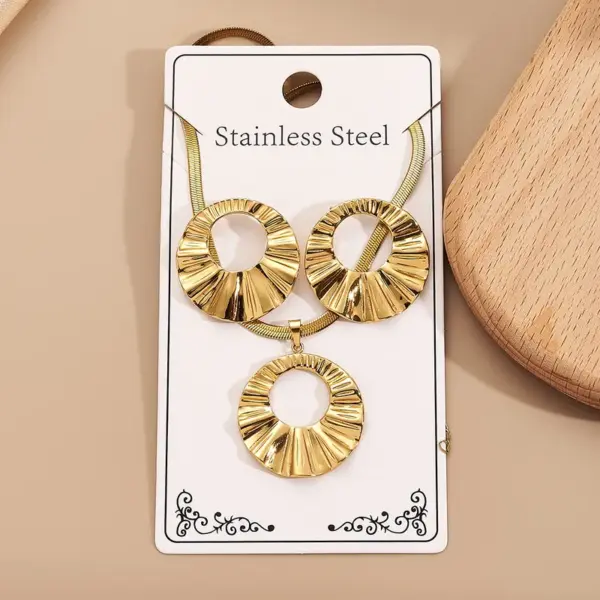 Wholesale Jewelry Casual Vacation Modern Style Round Heart Shape 304 Stainless Steel 18K Gold Plated Electroplating Polishing Plating Snake Chain Jewelry Set