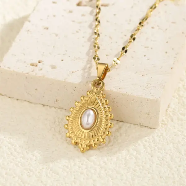 Wholesale Jewelry Simple Style Classic Style Cross 201 Stainless Steel 304 Stainless Steel Brass Zircon 18K Gold Plated Plating Inlay Pendant Necklace Lip Chain