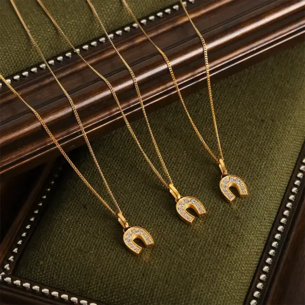 Wholesale 304 Stainless Steel Geometric PVD Coated Rhinestones 18K Gold Plated Elegant Simple Style Plating Inlay White Gold Pendant Necklace