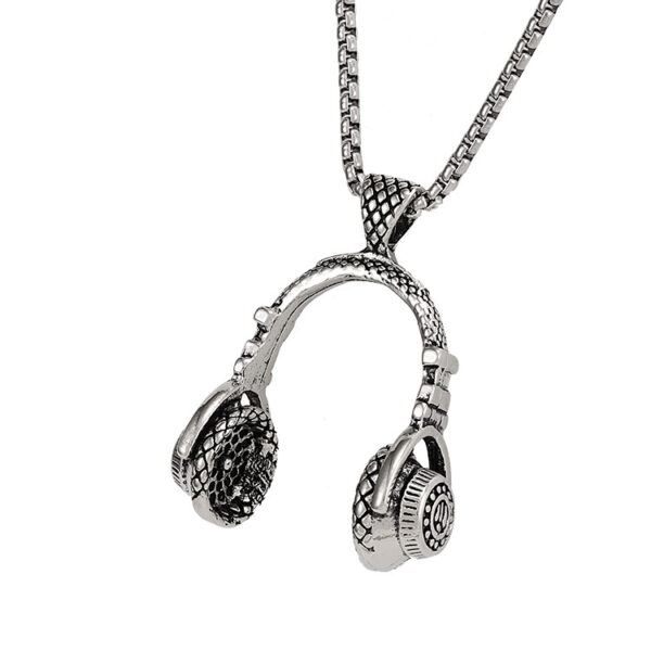 Wholesale Europe and the United States cross-border explosions rock music headphones pendant necklace jewelry men hip-hop titanium steel long sweater chain