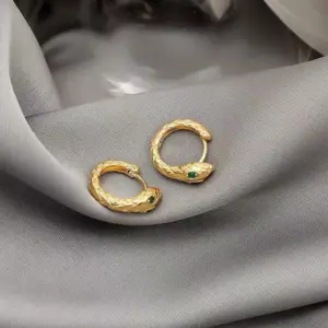 D0312 Snake Pattern Ear Clip-Gold
