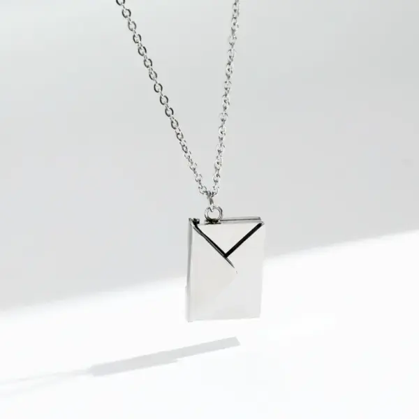 Wholesale Fashion Envelope Titanium Steel Plating Pendant Necklace
