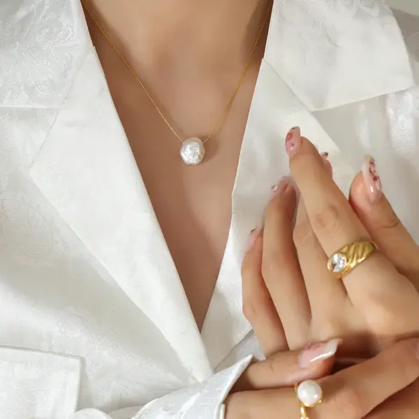 Wholesale PVD Coated Real Gold Plated 18K Gold Oval 304 Stainless Steel Imitation Pearl Fairy Style Waterproof Non Tarnish 304 Stainless Steel Pendant Necklace