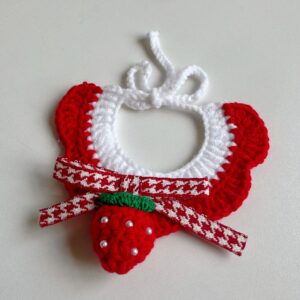 Pearl strawberry bib / Suitable for dolls 15~20cm tall