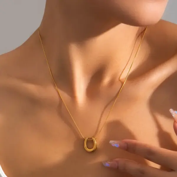 Wholesale Jewelry Casual Elegant Simple Style Flower Bow Knot Titanium Steel Plating Pendant Necklace Cable Chain Snake Chain