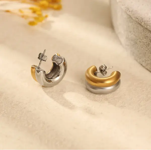 Wholesale 304 Stainless Steel Color Block PVD Coated 18K Real Gold Plated Simple Style Classic Style Waterproof Non Tarnish Plating Ear Studs