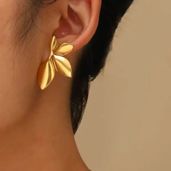 1 Pair Princess Cute Sweet Flower Flowers 304 Stainless Steel Imitation Gold Electroplating Ear Studs