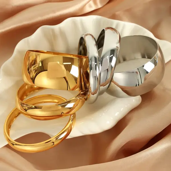 Ion Plating (IP) Real Gold Plated 18K Circle Round Customization Laser Engraving 304 Stainless Steel Exaggerated Simple Style Waterproof Non Tarnish Bangle