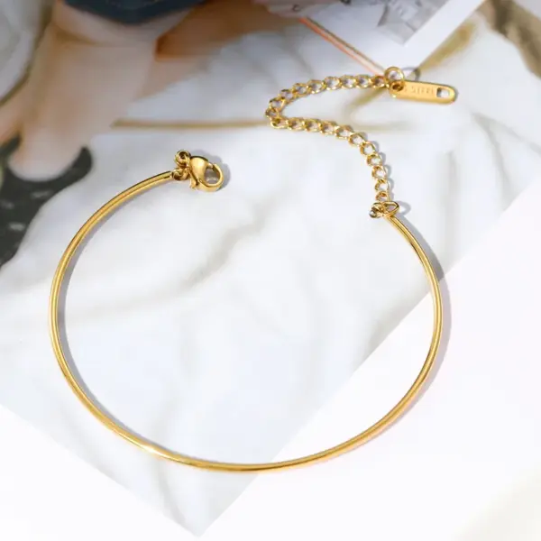 Wholesale PVD Coated Real Gold Plated Solid Color 304 Stainless Steel Simple Style Waterproof Non Tarnish 304 Stainless Steel Bangle
