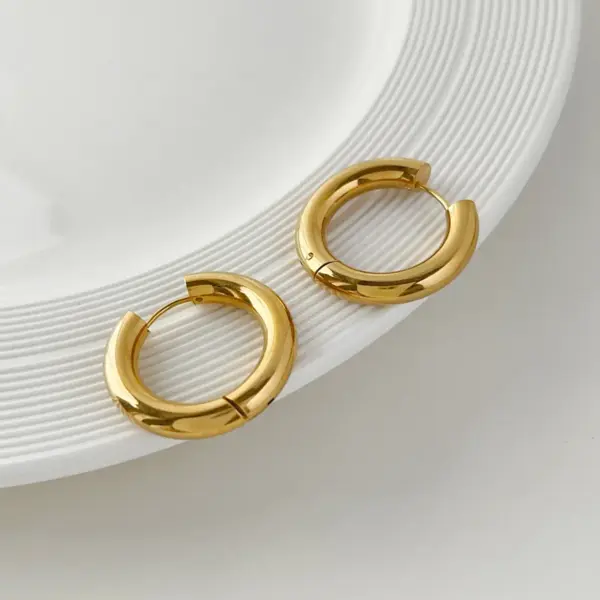 Vacuum Plating Real Gold Plated 18K Gold Round 304 Stainless Steel Titanium Steel Simple Style Waterproof Non Tarnish Hoop Earrings