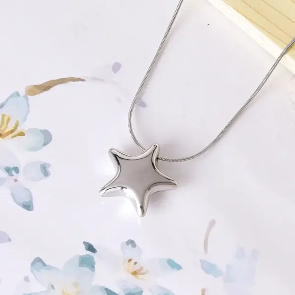 Wholesale 304 Stainless Steel Star PVD Coated 18K Real Gold Plated Simple Style Waterproof Non Tarnish Plating Pendant Necklace