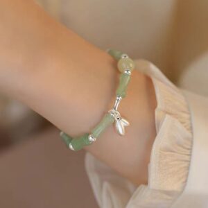 Green bamboo leaf pendant bracelet