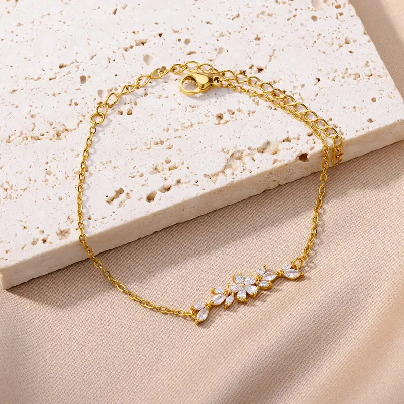 Wholesale PVD Coated Real Gold Plated Geometric 304 Stainless Steel Elegant Simple Style Waterproof Non Tarnish 304 Stainless Steel Lobster Trigger Cl
