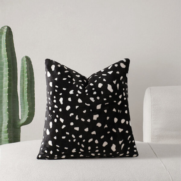 Wholesale Plush double-sided black and white spots pillow cushion cover