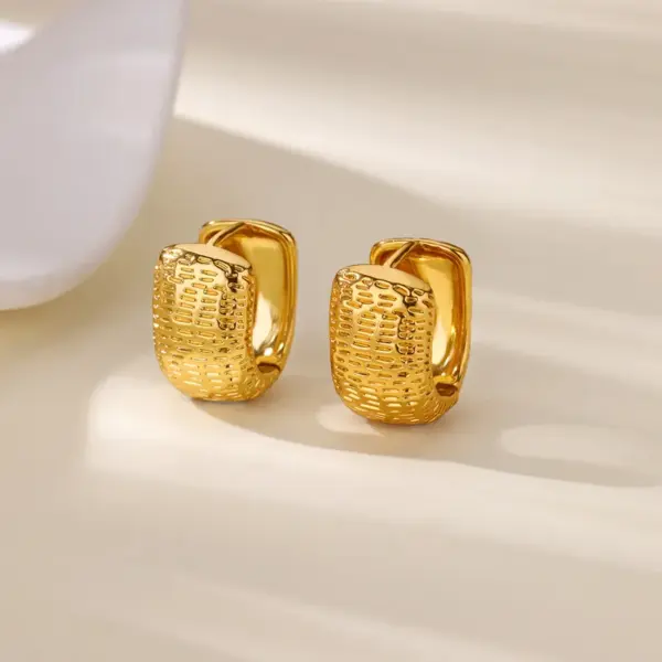 Wholesale Copper Geometric Electroplating Stone-Free 18K Real Gold Plated Casual Style Elegant Simple Style Earrings