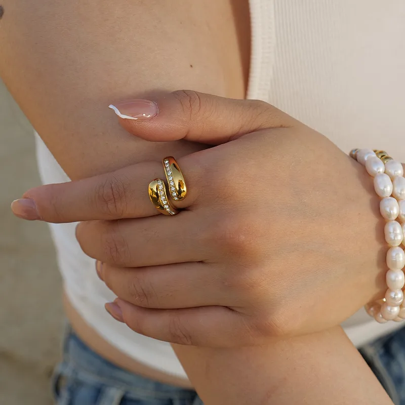 Wholesale 18K Gold Plated Real Gold Plated 304 Stainless Steel PVD Coated Water oplets Waterproof Non Tarnish Plating Commute Rings For Women's