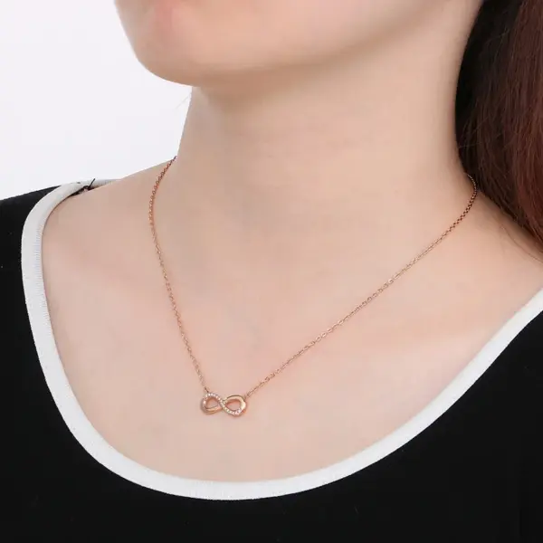 Wholesale PVD Coated 18K Gold Plated Infinity 304 Stainless Steel Basic Simple Style Classic Style Waterproof Non Tarnish 304 Stainless Steel Pendant Necklace