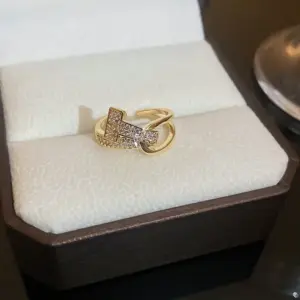 27# Ring-Golden T-Shaped (Real Gold Plating)