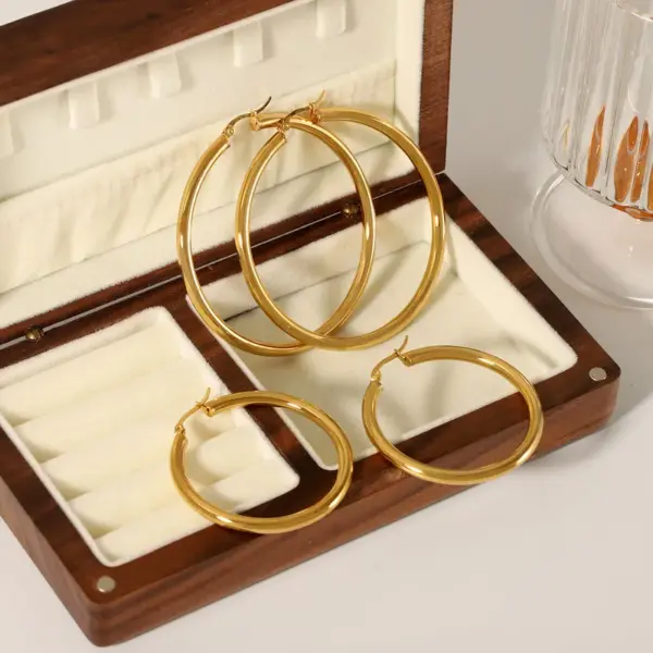 Wholesale PVD Coated Real Gold Plated 18K Gold Circle 304 Stainless Steel Casual Modern Style Waterproof Non Tarnish Hoop Earrings