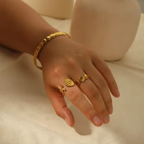 Wholesale PVD Coated Real Gold Plated 18K Gold Starfish Shell 304 Stainless Steel Commute Waterproof Non Tarnish Rings Bracelets