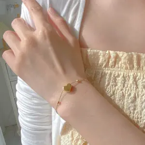 S022-Heart Shape-Bracelet- Gold