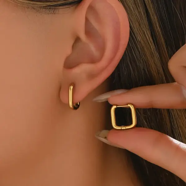 Wholesale 304 Stainless Steel Geometric PVD Coated Glass Real Gold Plated Real Gold Plated Casual Simple Style Waterproof Non Tarnish Ear Studs