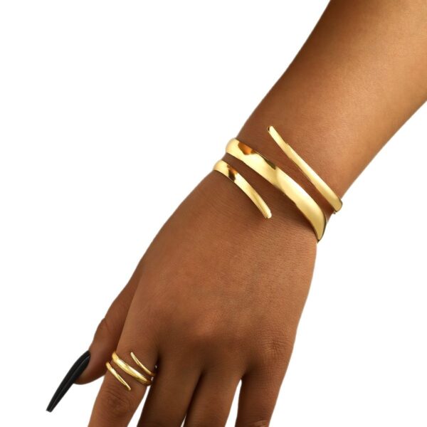 Wholesale European and American Fashion Hot Cross-border High-end Sense Women's Line Hollow Water Drop Ring Bracelet suit Personality Women's Handwear